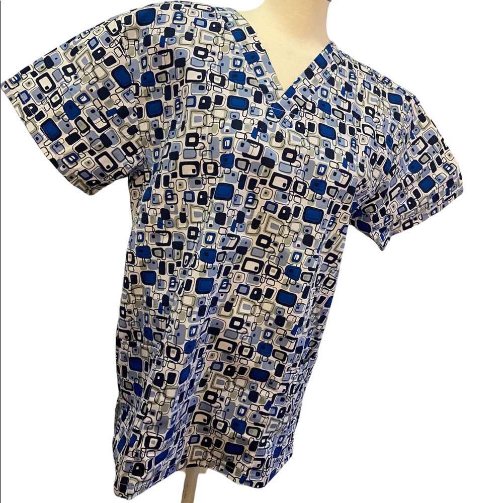 All heart geometric V neck Scrub top.